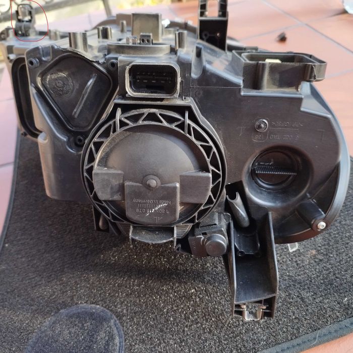 Lampy ksenonowe adaptacyjne  Bmw X5 E70 LIFT - z USA