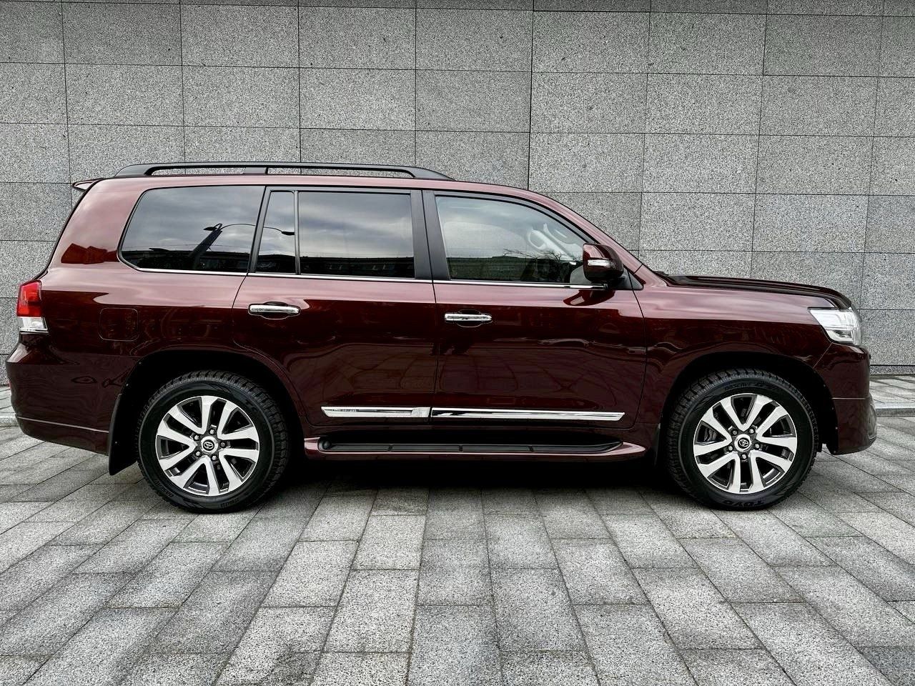 Toyota land cruiser 200 PREMIUM 2016