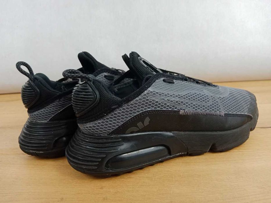 Damskie buty sportowe Nike AIR MAX 2090, rozmiar 38