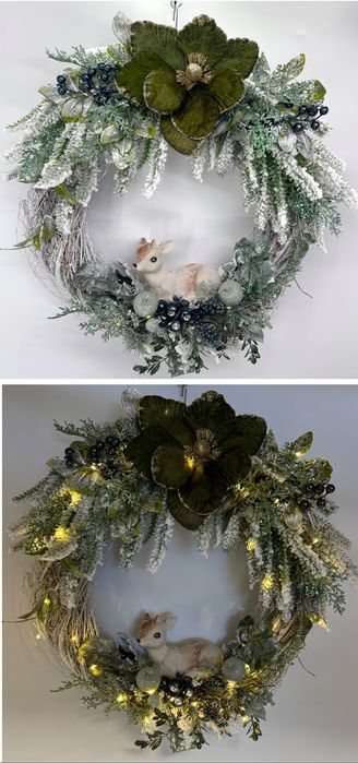 Wianek świąteczny zimowy LED na drzwi jelonek poinsettia