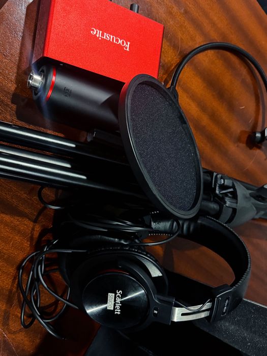 Conjunto Scarlet Focusrite Studio