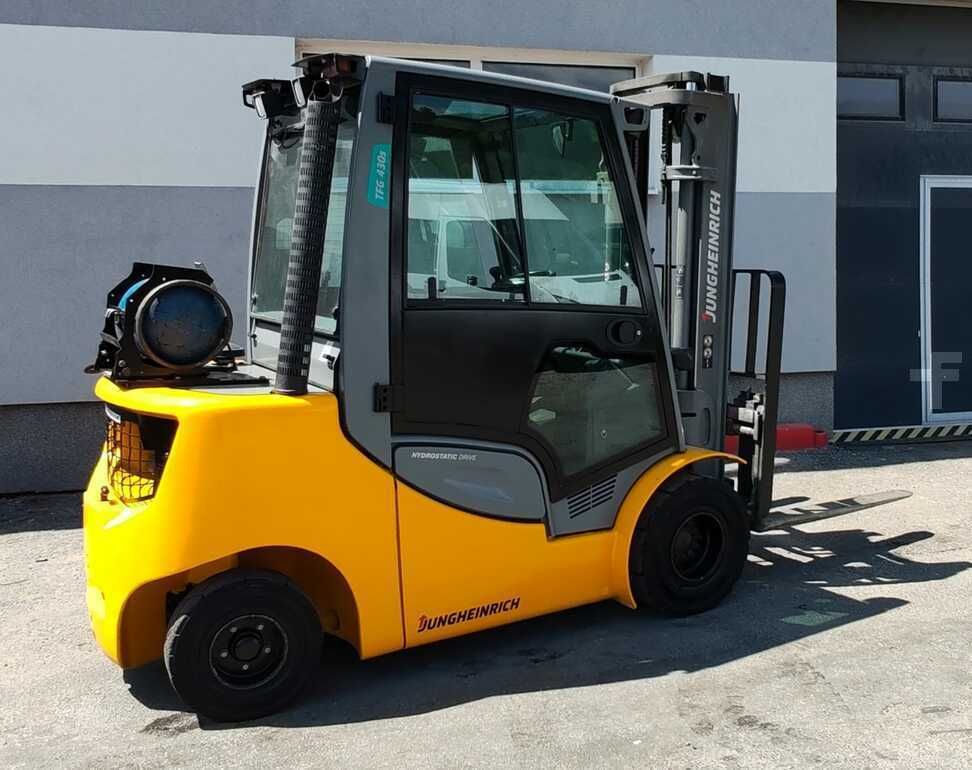 Wózek widłowy Jungheinrich TFG 430s 3.3m LPG
