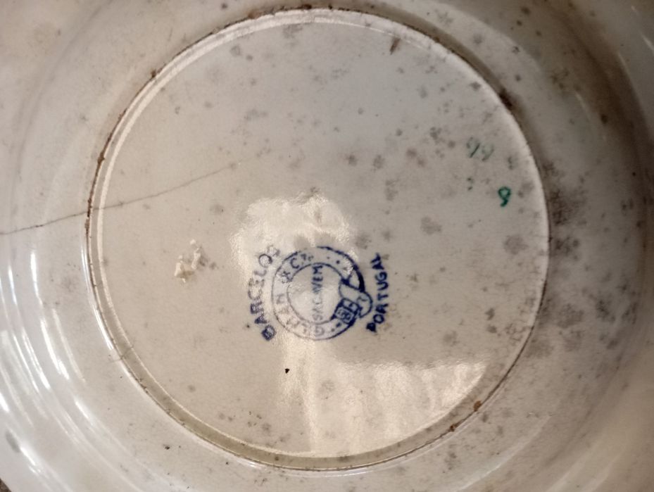 Vendo este prato muito bonito bom estado