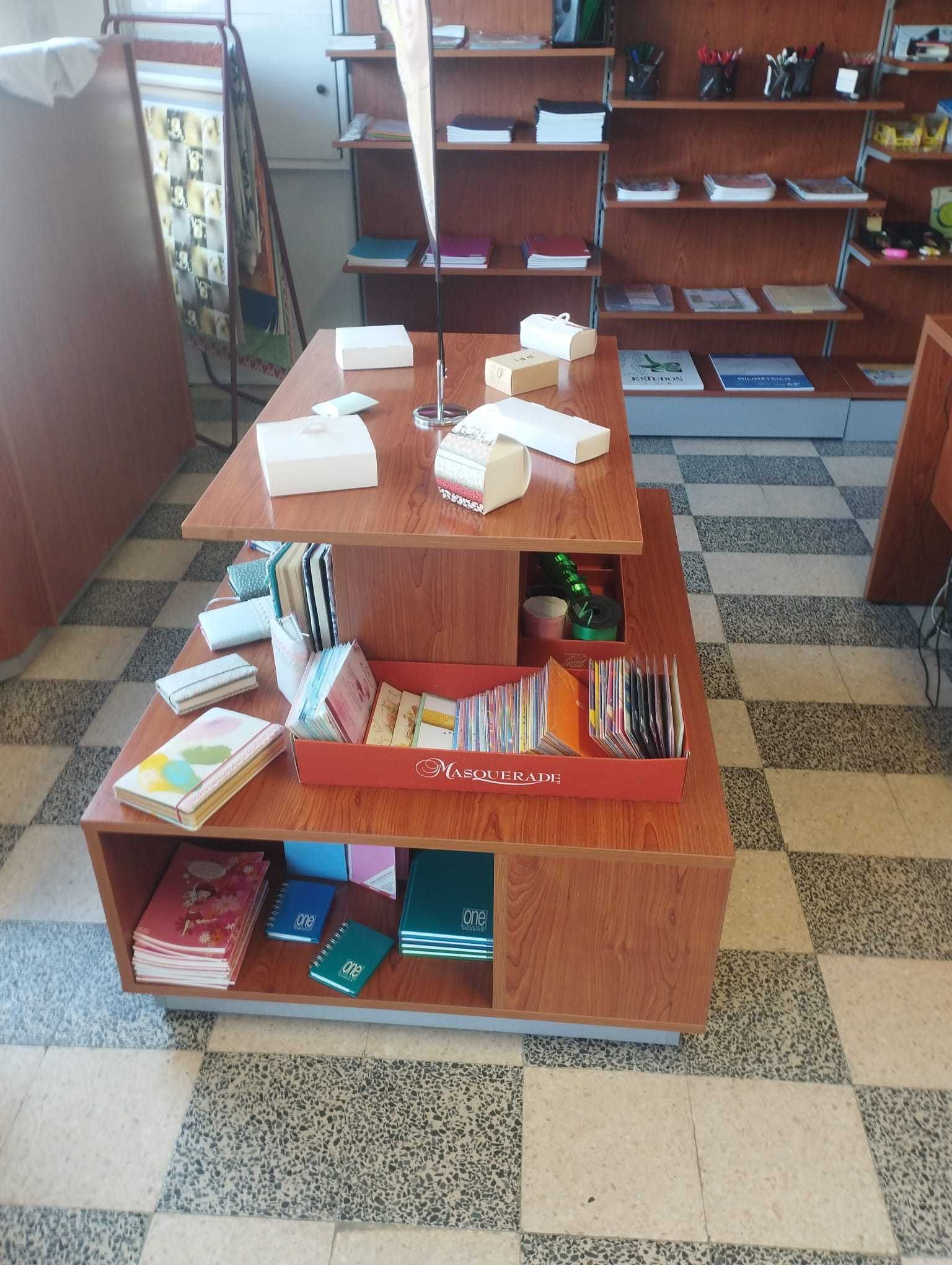 Material Papelaria e moveis