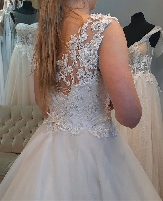 Biała suknia ślubna na grubych ramiączkach koronka tiul koło  + welon