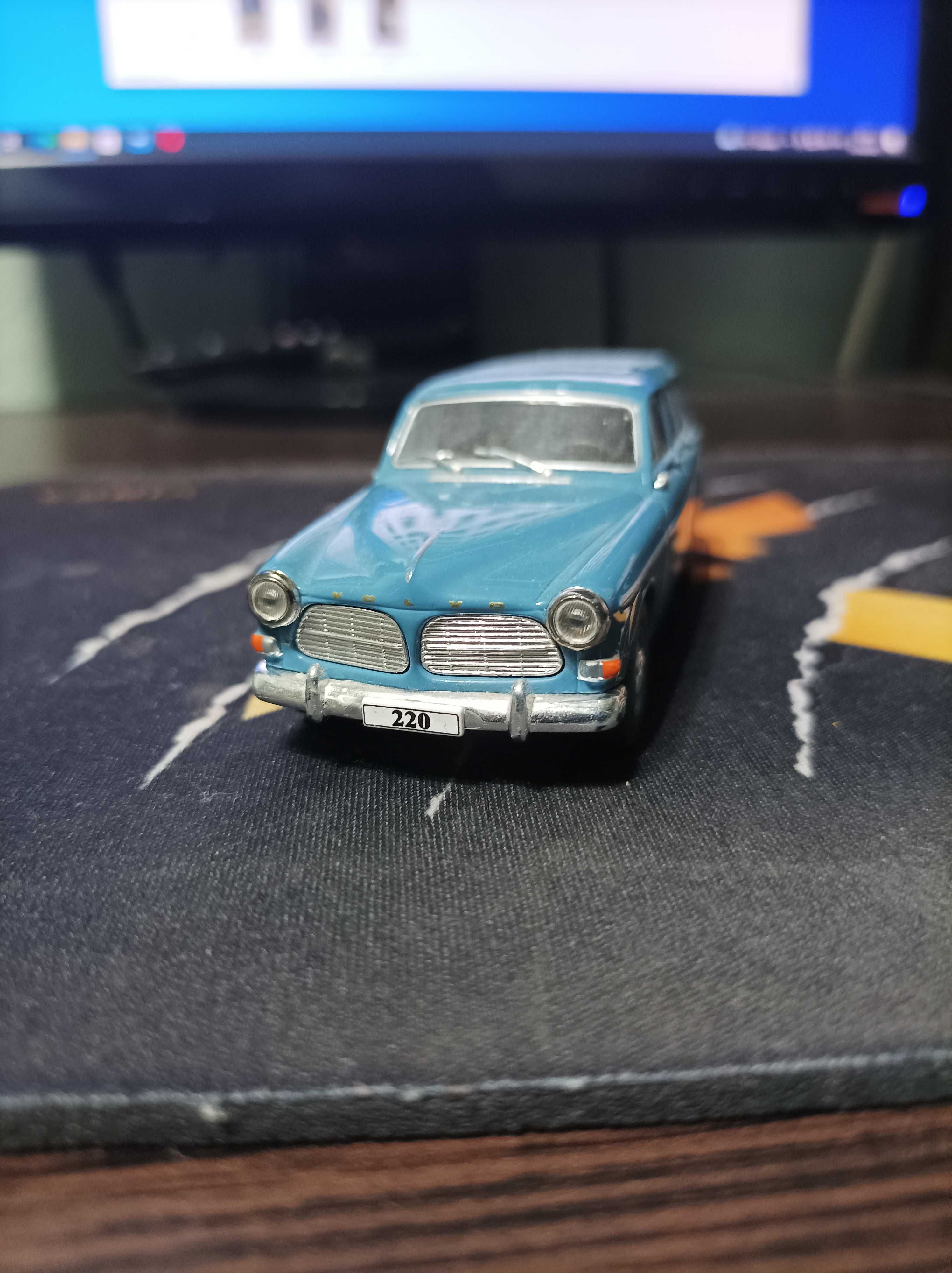 Volvo 220 Amazon.edition ATLAS  1:43