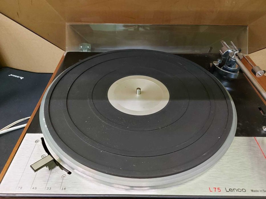 Gramofon Lenco L75