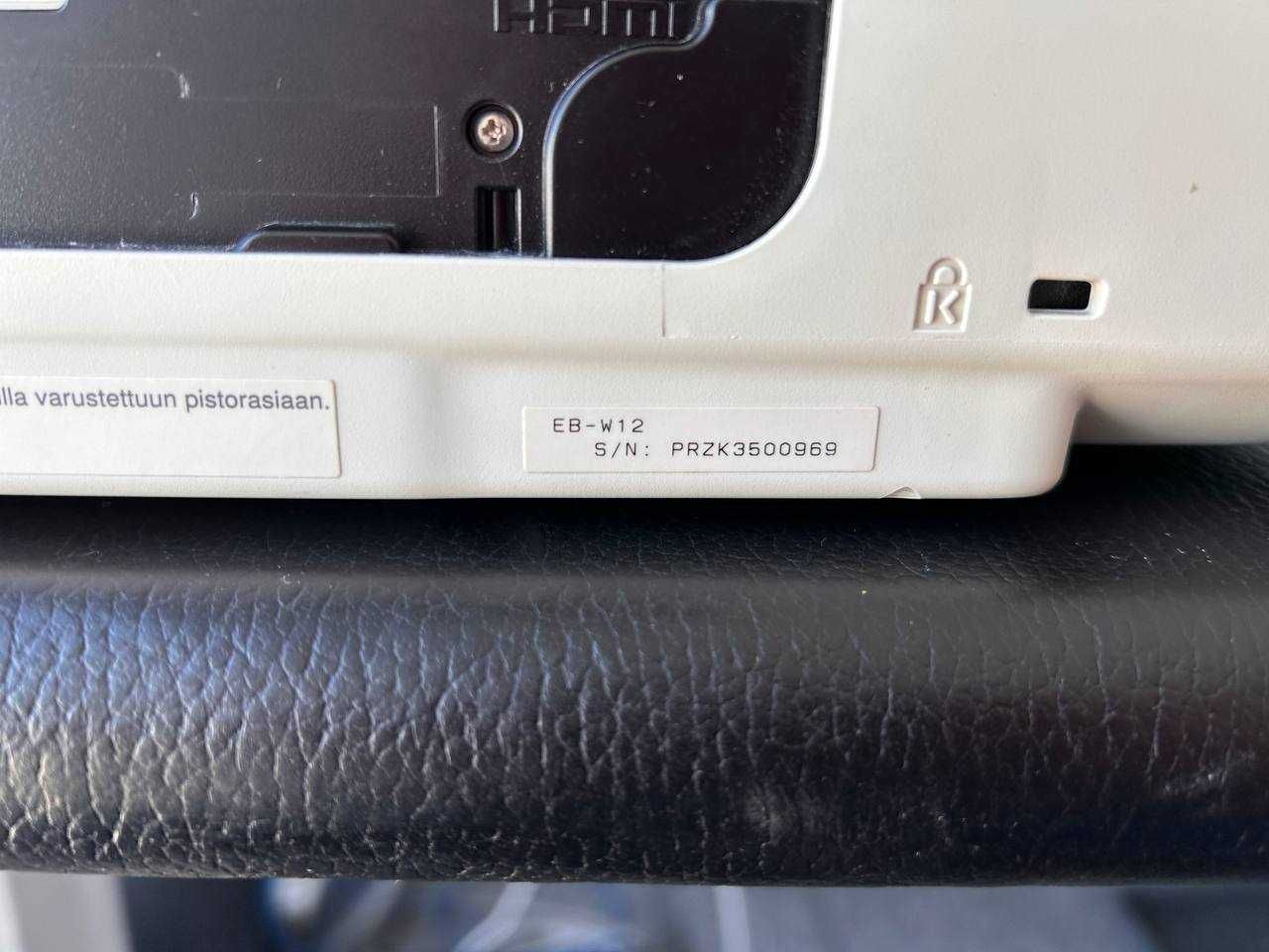 Projektor LCD EPSON EB-W12 VGA