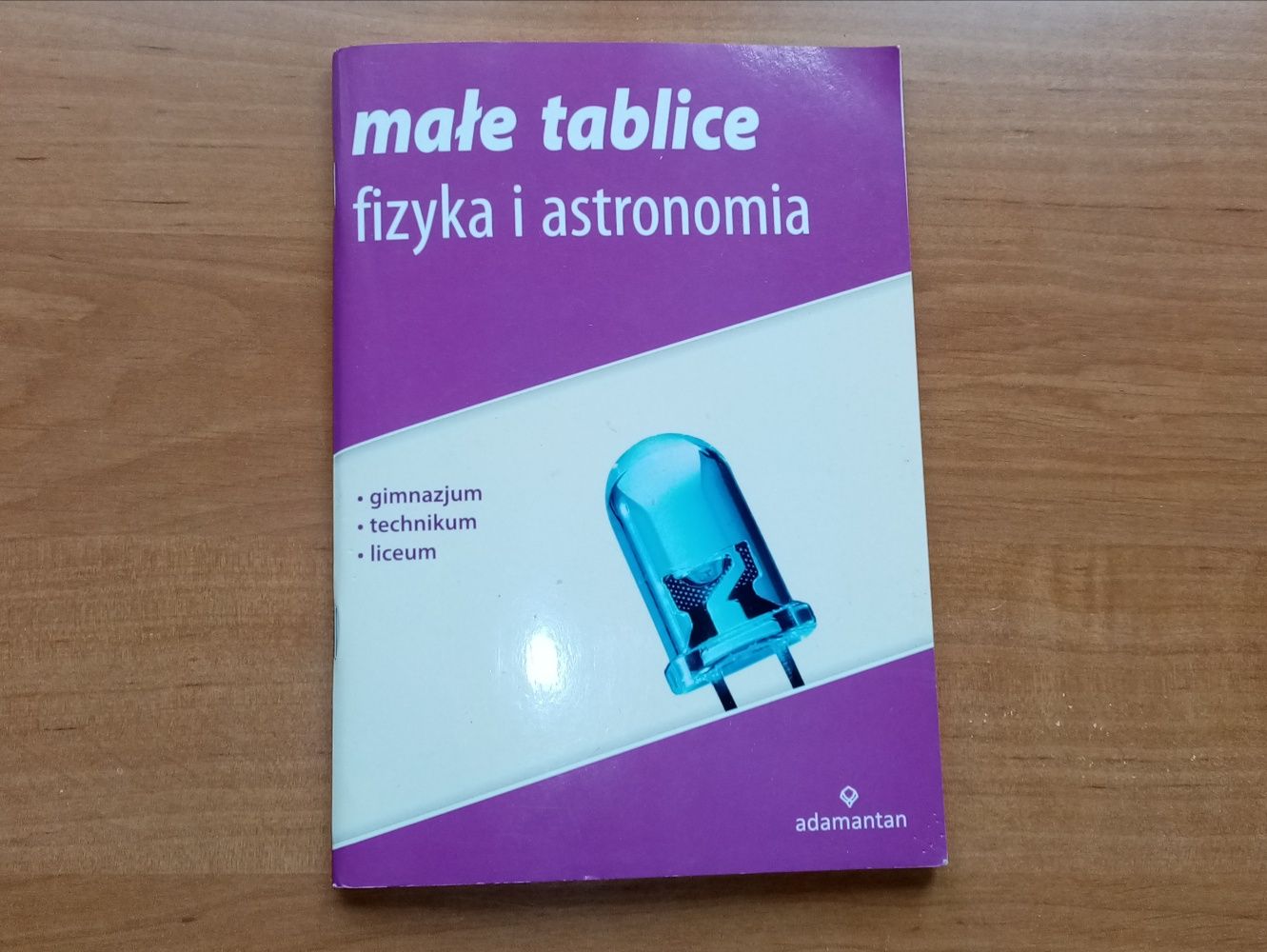 Małe tablice fizyka i astronomia