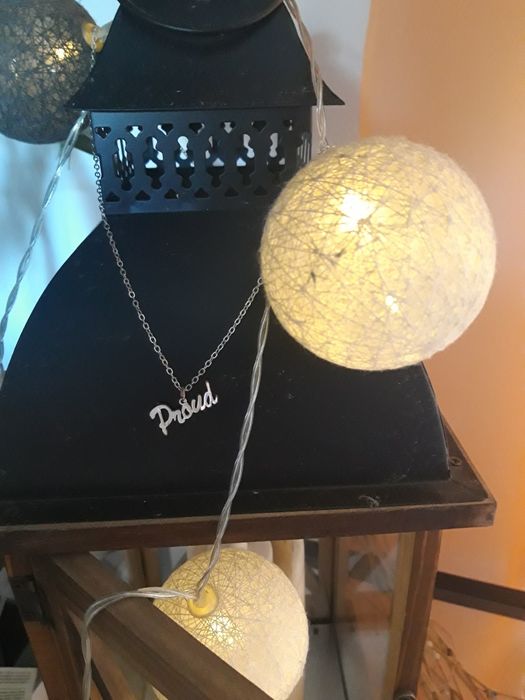 Łańcuszek z zawieszką naszyjnik