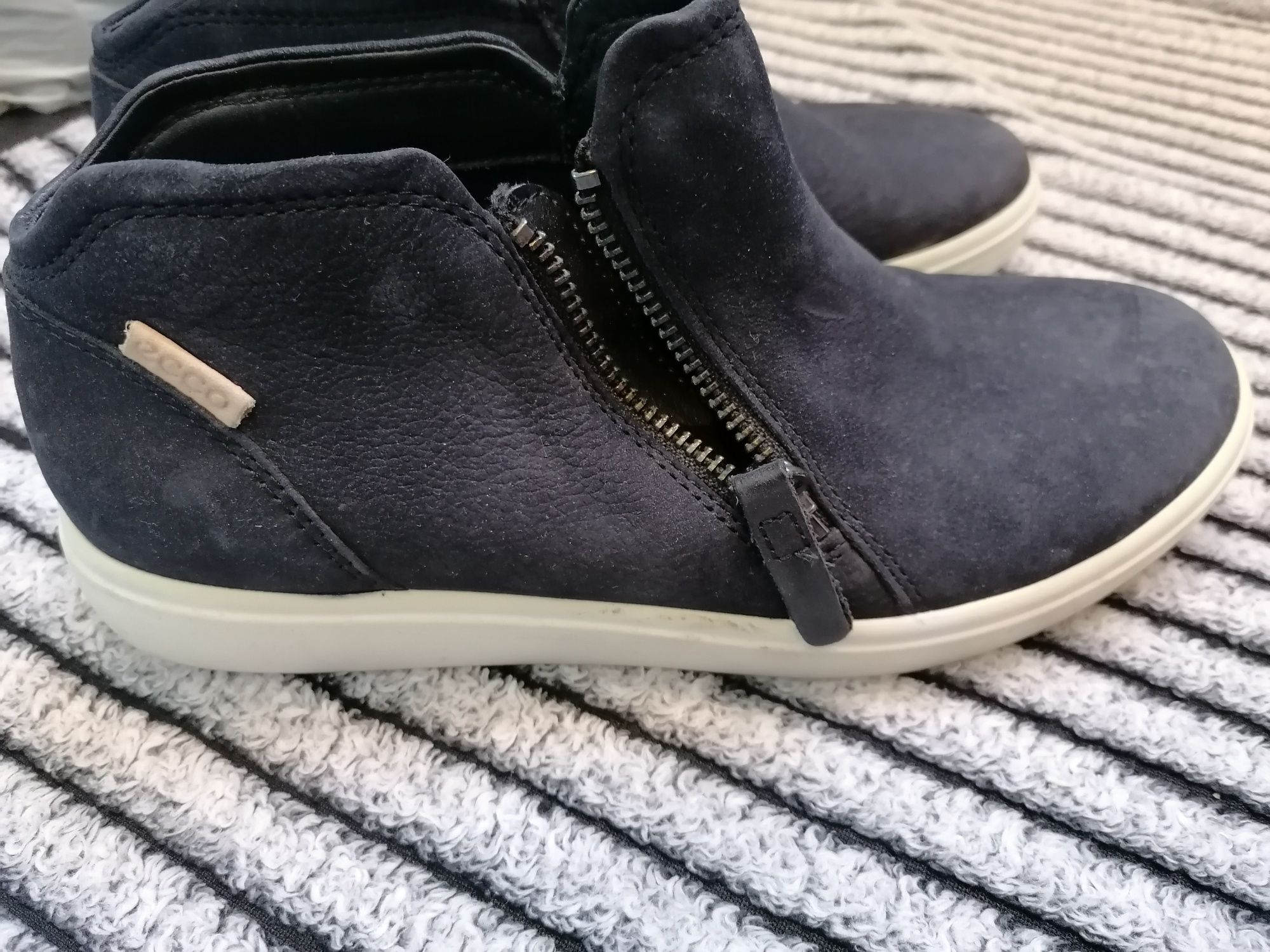 Botki zamszowe Ecco rozm. 36 nowe