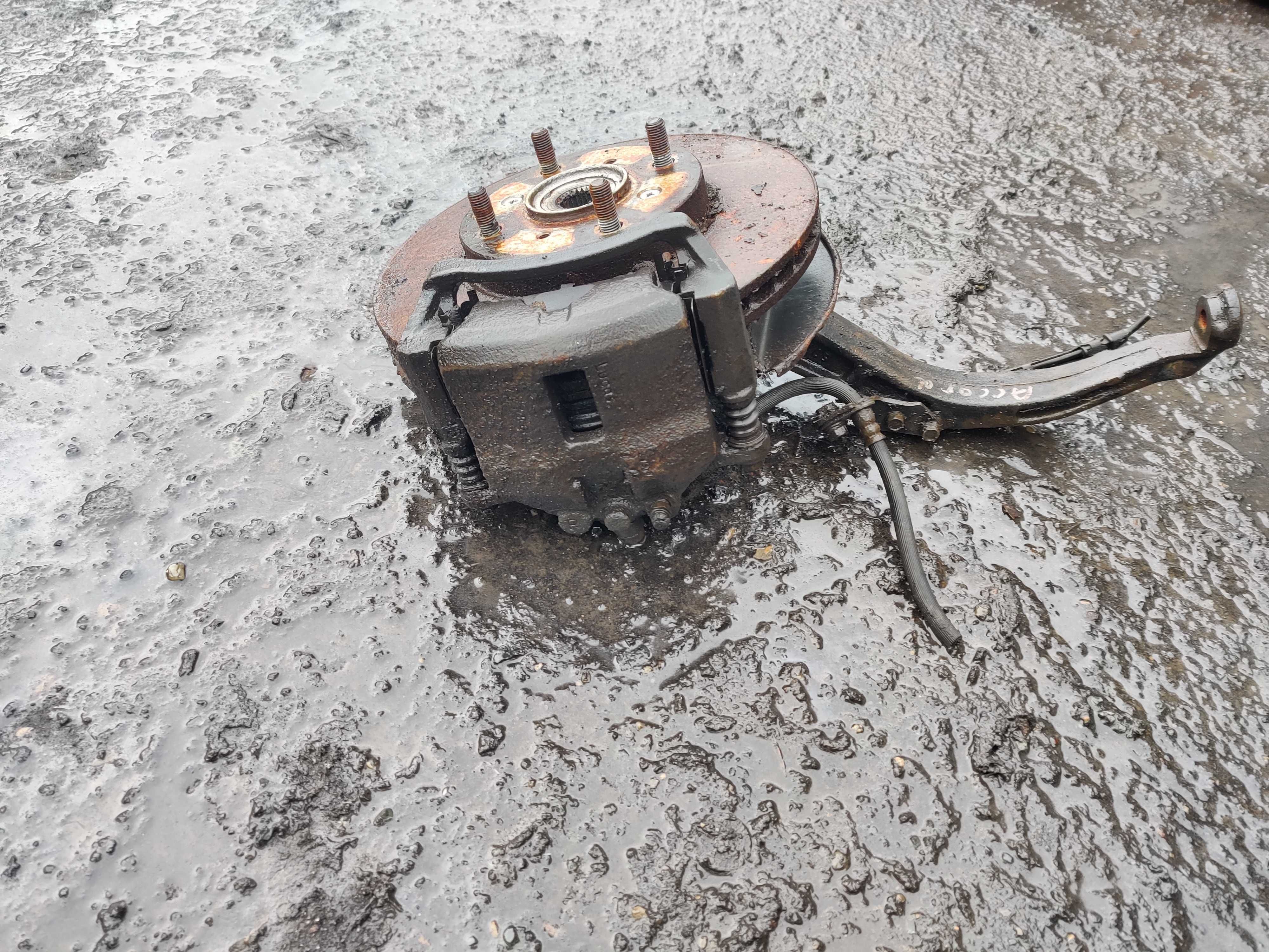 Honda Accord VI Zwrotnica Piasta Prawy Przód Prawa Przednia