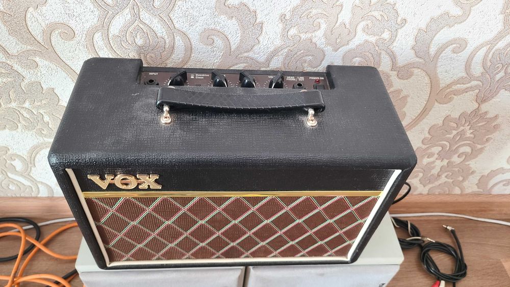 Комбопідсилювач VOX PATHFINDER 10