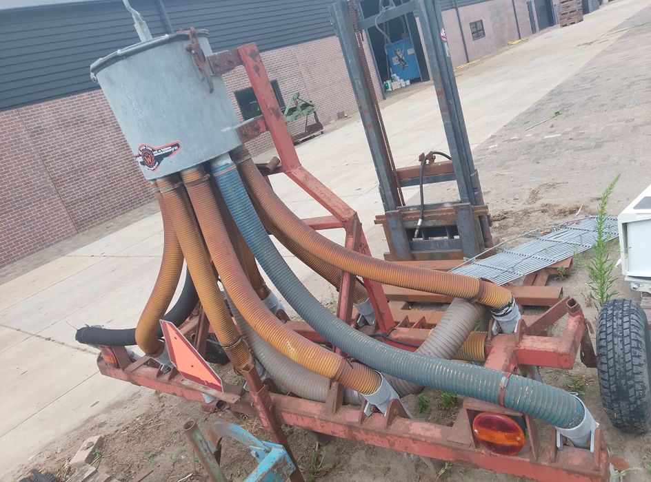 Aplikator gnojowicy  doglebowy 2.5m mixer d