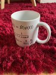 Caneca com fórmulas matemáticas de física