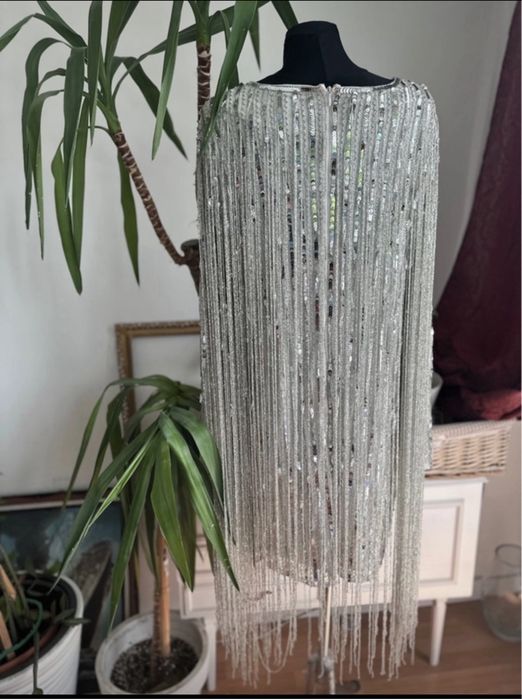 Karen millen cekinowa sukienka mini  frędzle zdobiona L 40