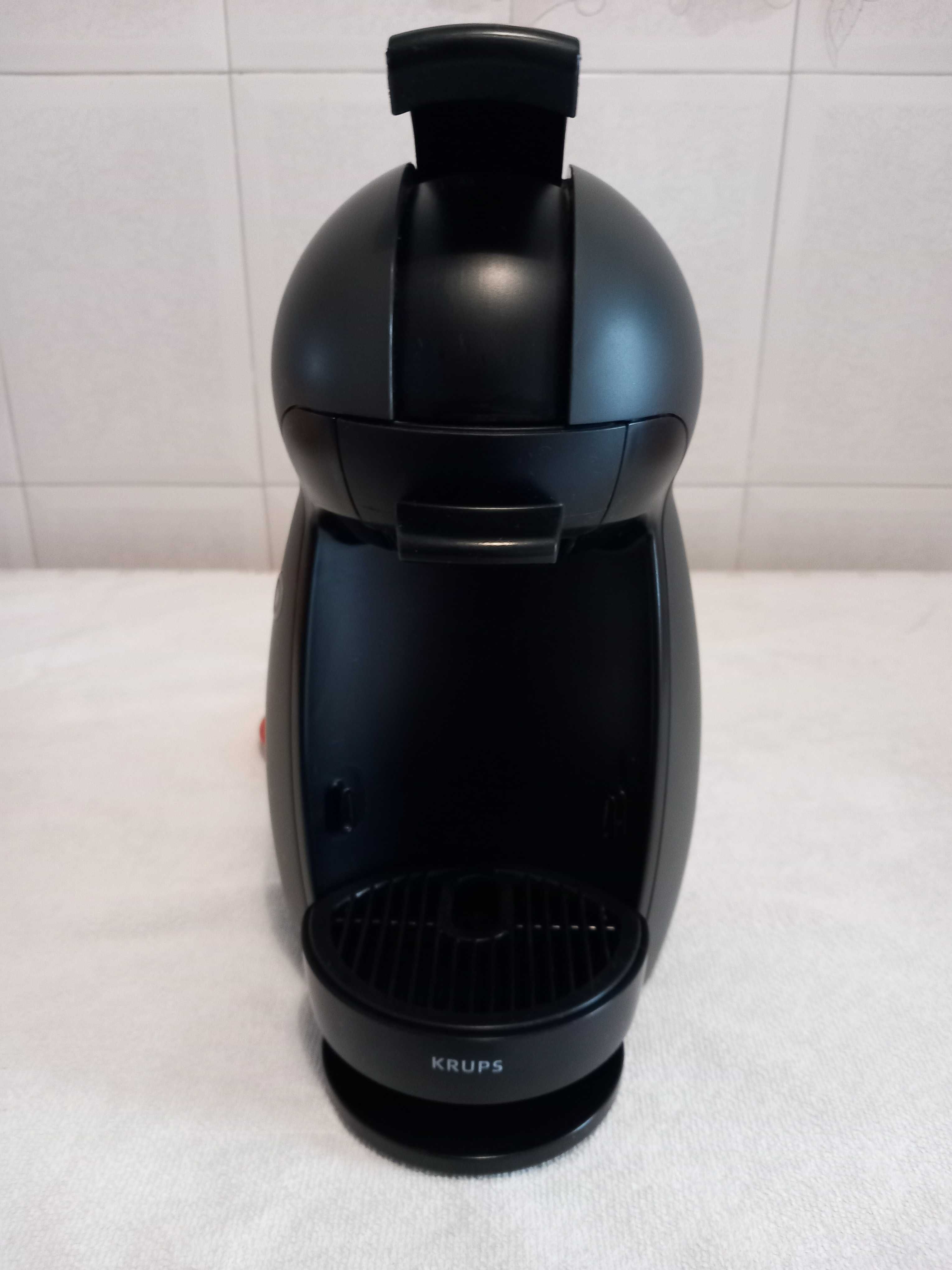 Máquina de café da marca krups. Nescafé Dolce Gusto.