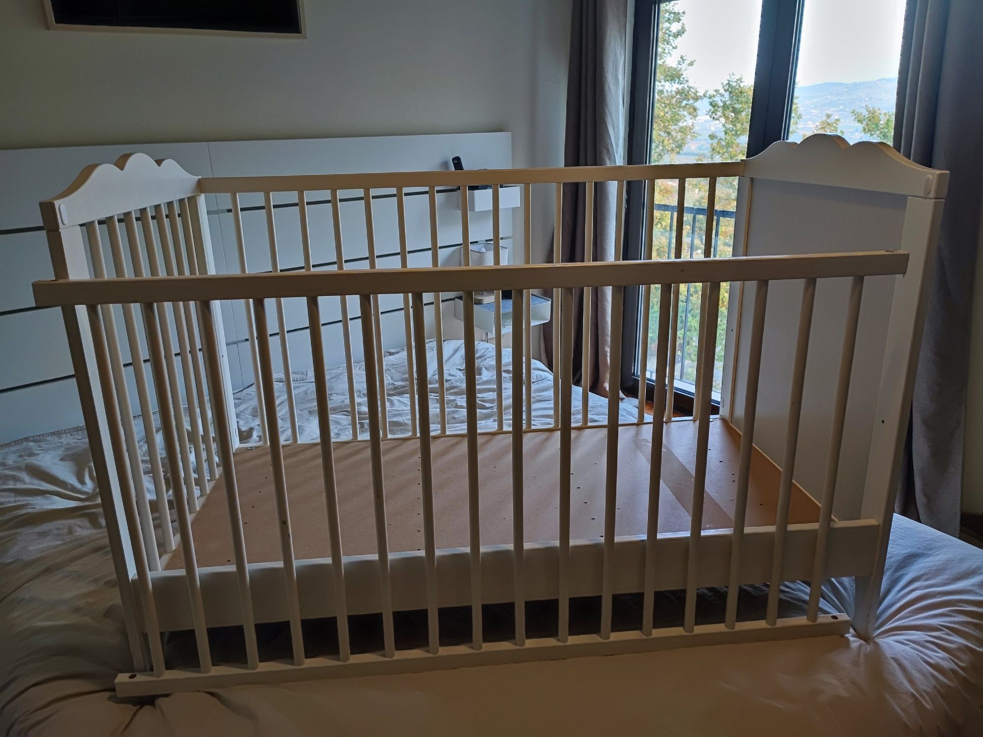 Berço Hensvik + colchão IKEA