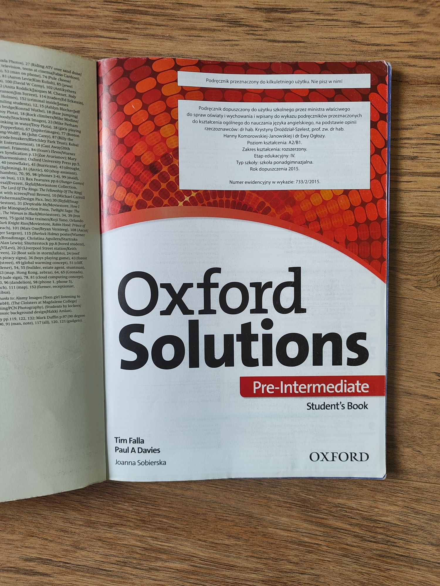 Podręcznik Oxford Solutions Pre-Intermediate Student's Books Angielski