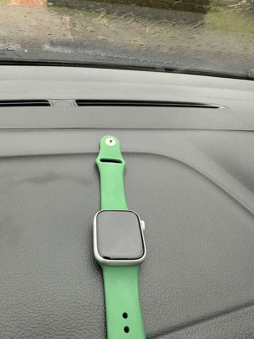 Продам Apple Watch Series 8 41 мм