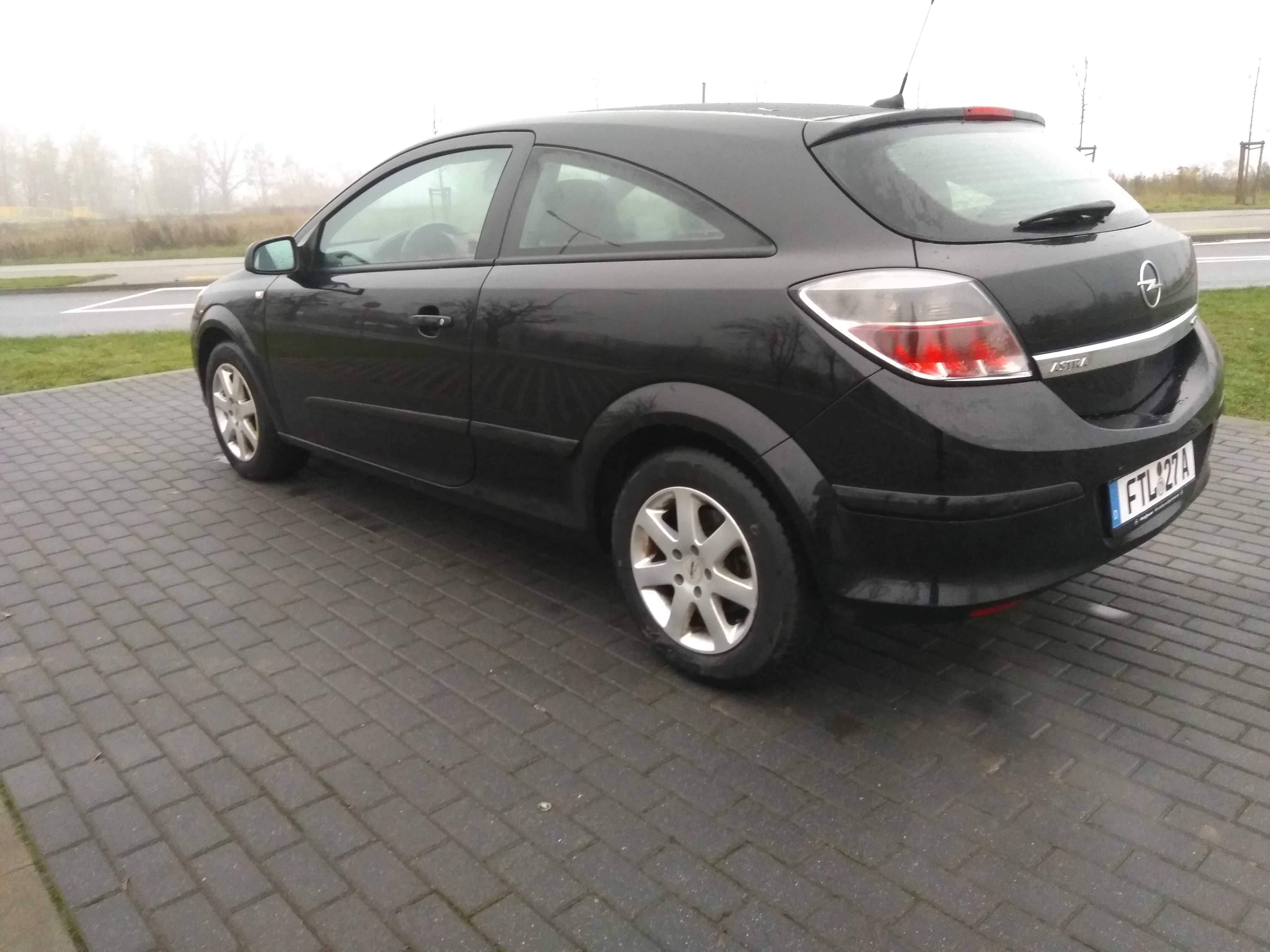 Astra GTC 1.6 105KM  Klima  Nawigacja Zamiana