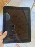 Самий перший Ipad 1 wifi 16 gb ( не вмикається)