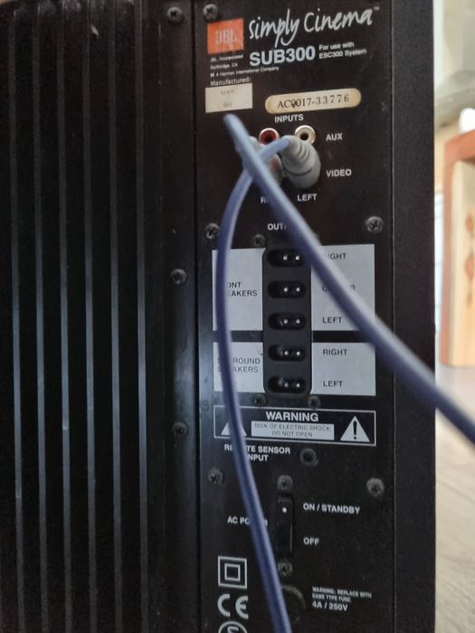 Subwoofer  jbl sub300