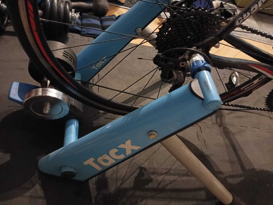 TACX BLUE MATIC T2650 + Opona Vittoria Zaffiro Pro