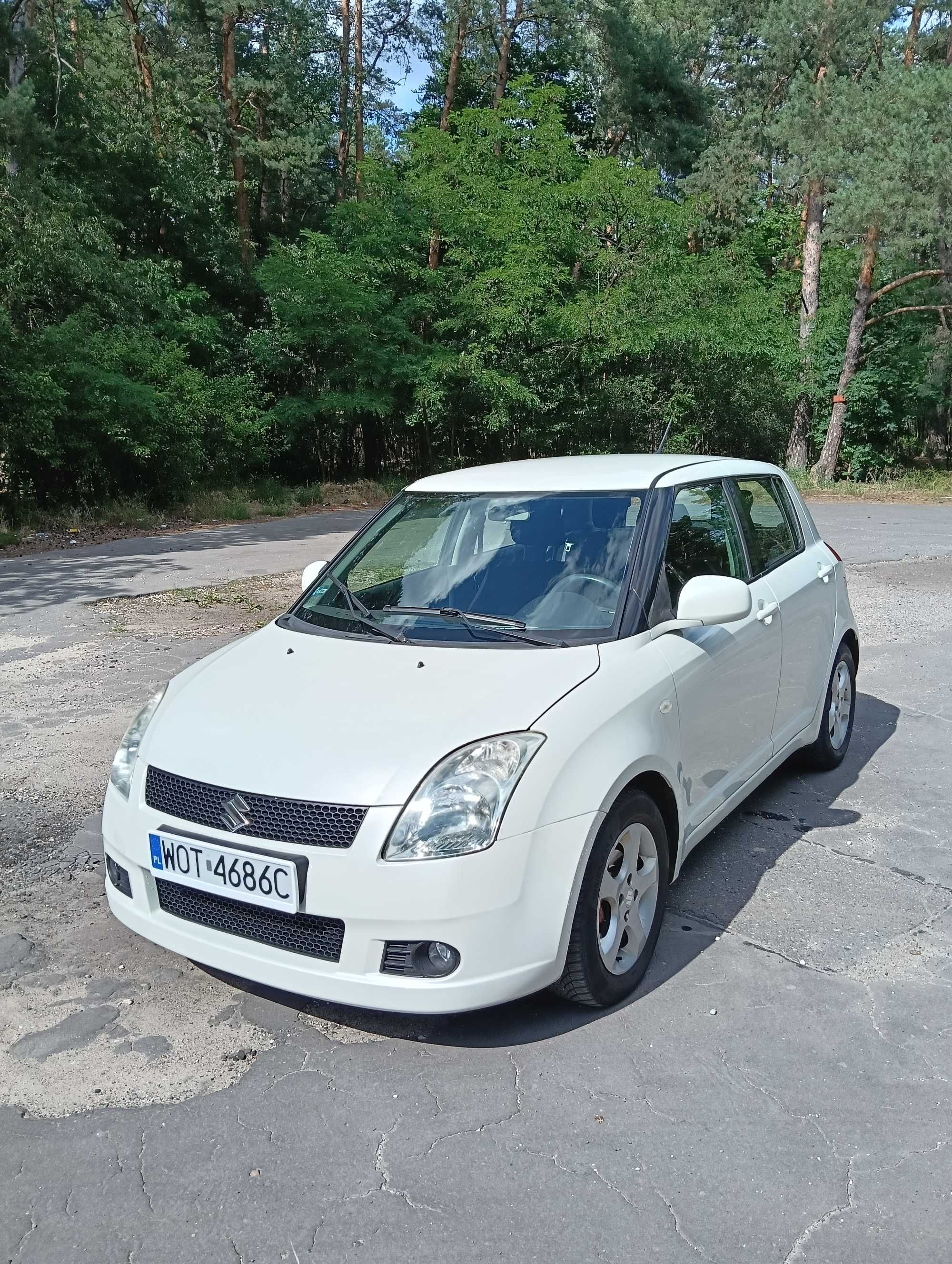 Suzuki Swift 1.3 biała perła 92KM 2006rok benzyna