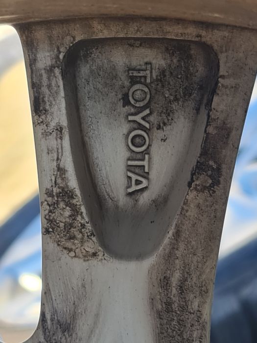 Komplet 4 kół zimowych 235/55 R18 Toyota/Nokian WR SUV 3