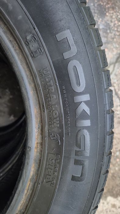 Продам шины зимние 215/60 R16