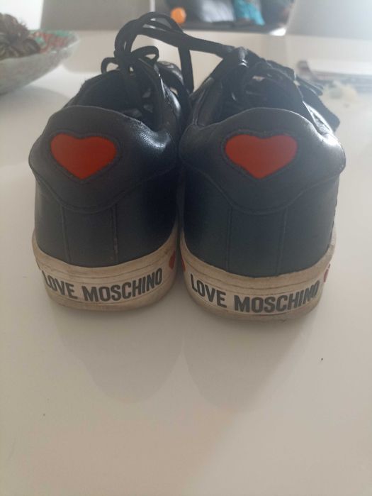 Sapatilhas Love Moschino pretas como novas