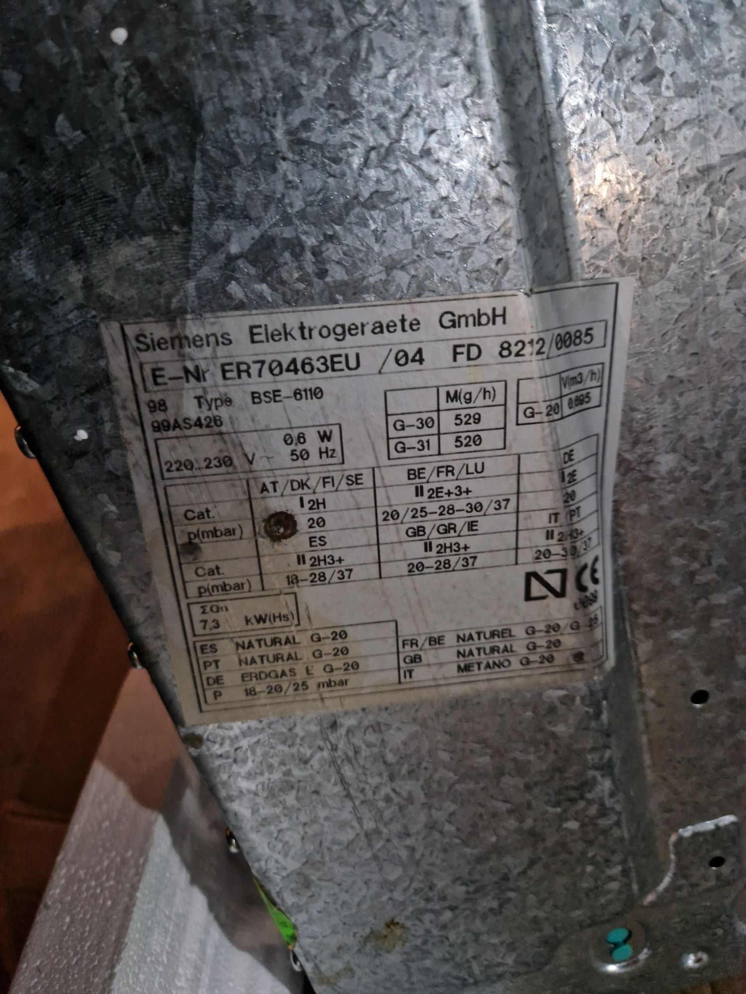 Placa a gás da marca Siemens com quatro queimadores.