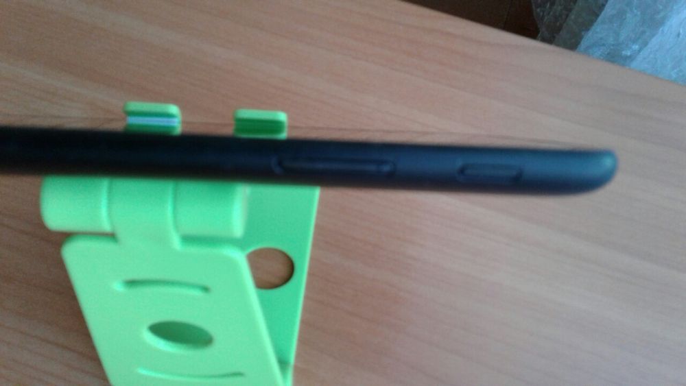 Планшет  LG G Pad 7.0 v 410