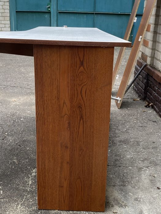 Стіл компьтерний з двома полицями