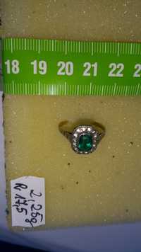Pierścionek złoty z kamieniami w cenie 1100 zł