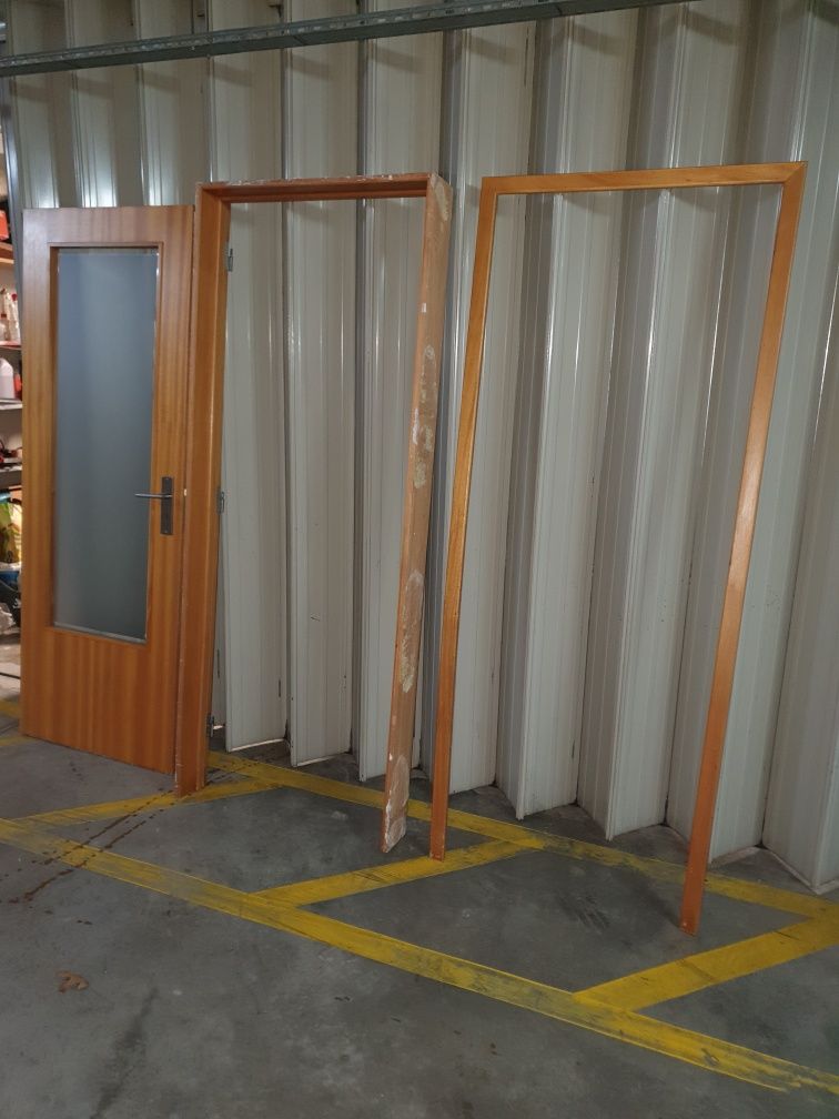 Porta interior madeira vidro fosco,aro,guarnição e fechadura