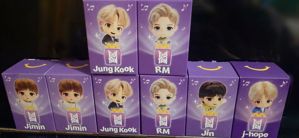 Іграшки Хеппі Міл Макдональдс BTS фіолетова і червона серії
