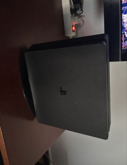 Ps4 1TB com um comando