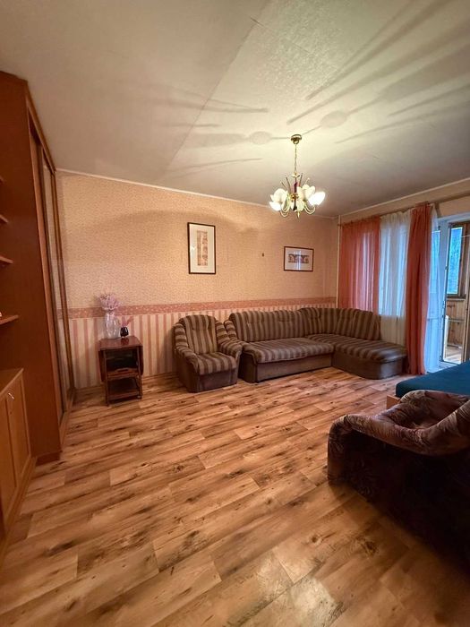 Сдам 2-х.комн.кв-ру, Харьковский м-в , Харьковское шоссе 158 :