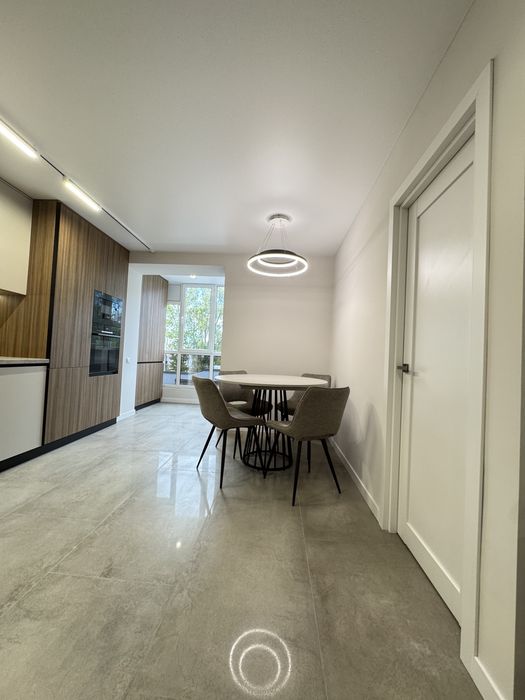 3 кімнати продаж мікрорайон  сонячний 3-поверх