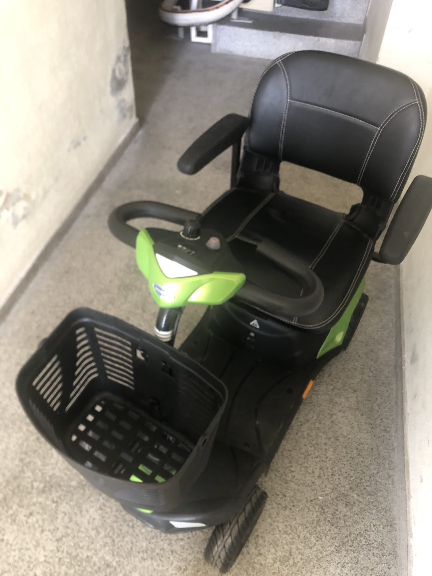 Scooter elétrica para pessoas com mobilidade reduzida