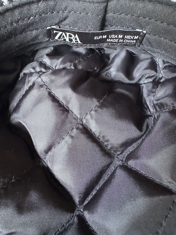 Dwa kaszkiety Zara i H&M