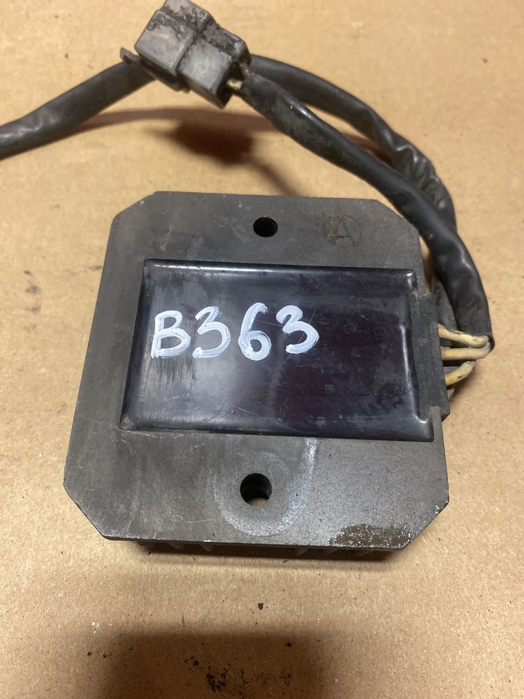 Yamaha Virago XV 500 / 750 / 920 / XZ 550 regulator napięcia B363