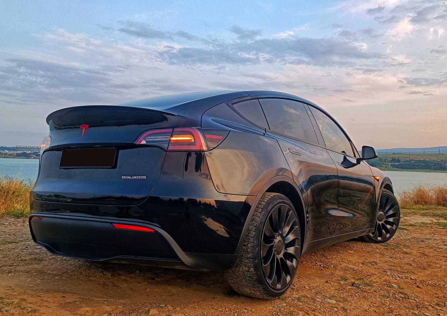 Tesla Model Y 2022
I покоління  Long Range 82 kWh Dual Motor  AWD