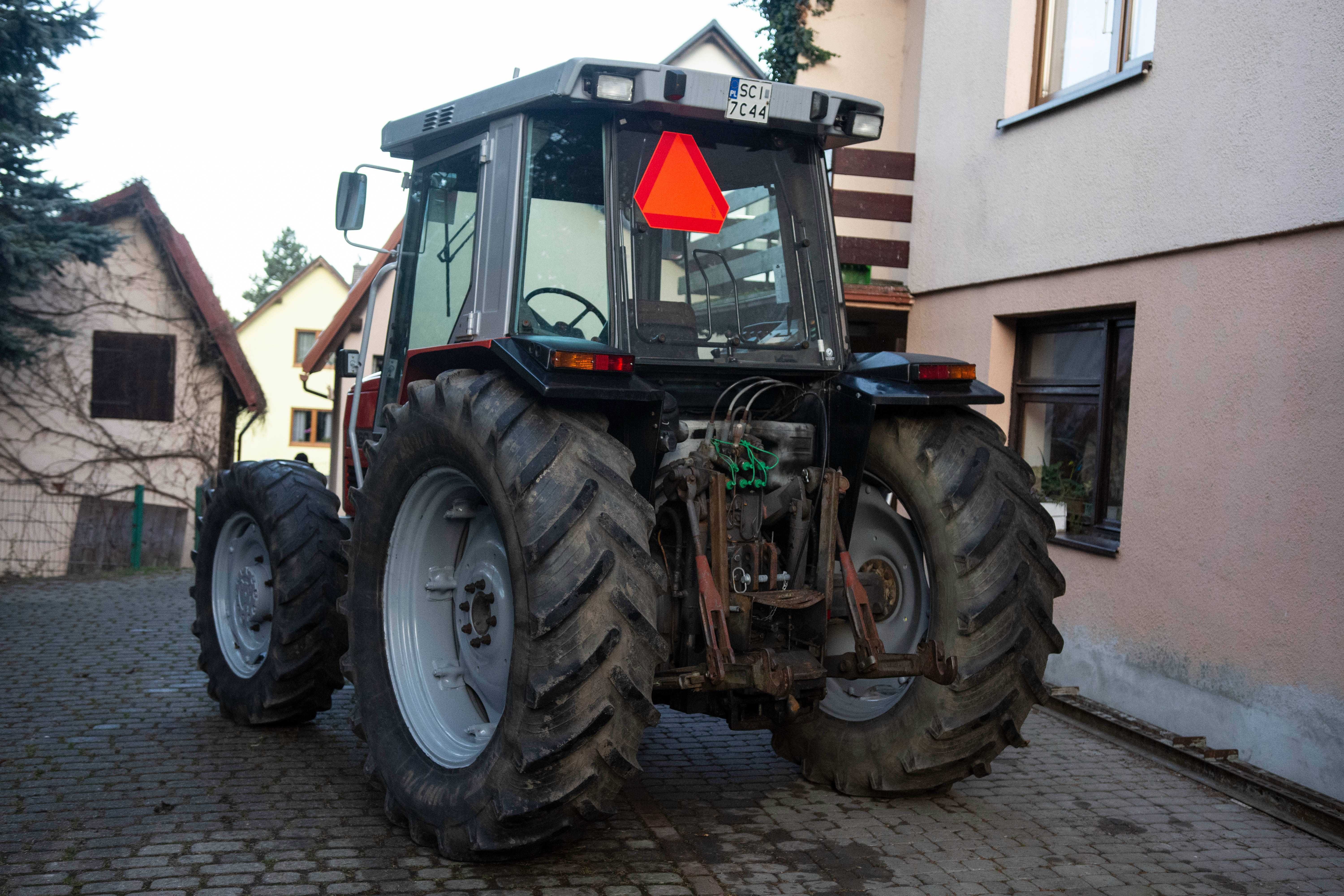 Ciągnik rolniczy traktor massey ferguson 3060