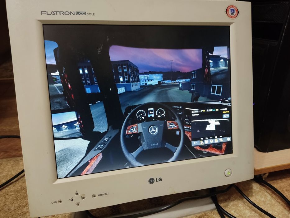 Монітори Sony sdm-hs74p / LG Flatron 575le
Lg Flatron 575le