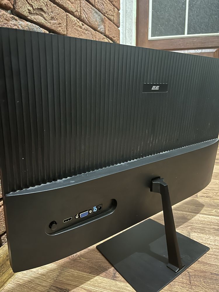 2E MONITOR. 23.8"