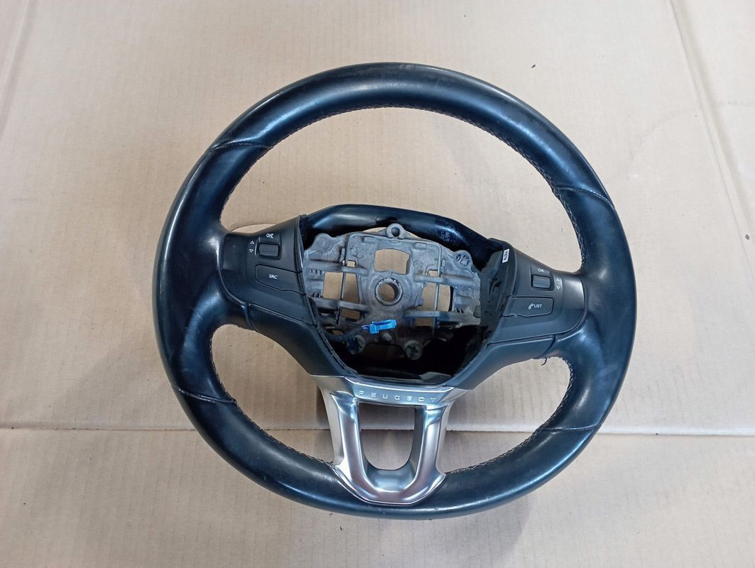 PEUGEOT 2008 KIEROWNICA SKÓRA MULTIFUNKCJA 98084115ZD
