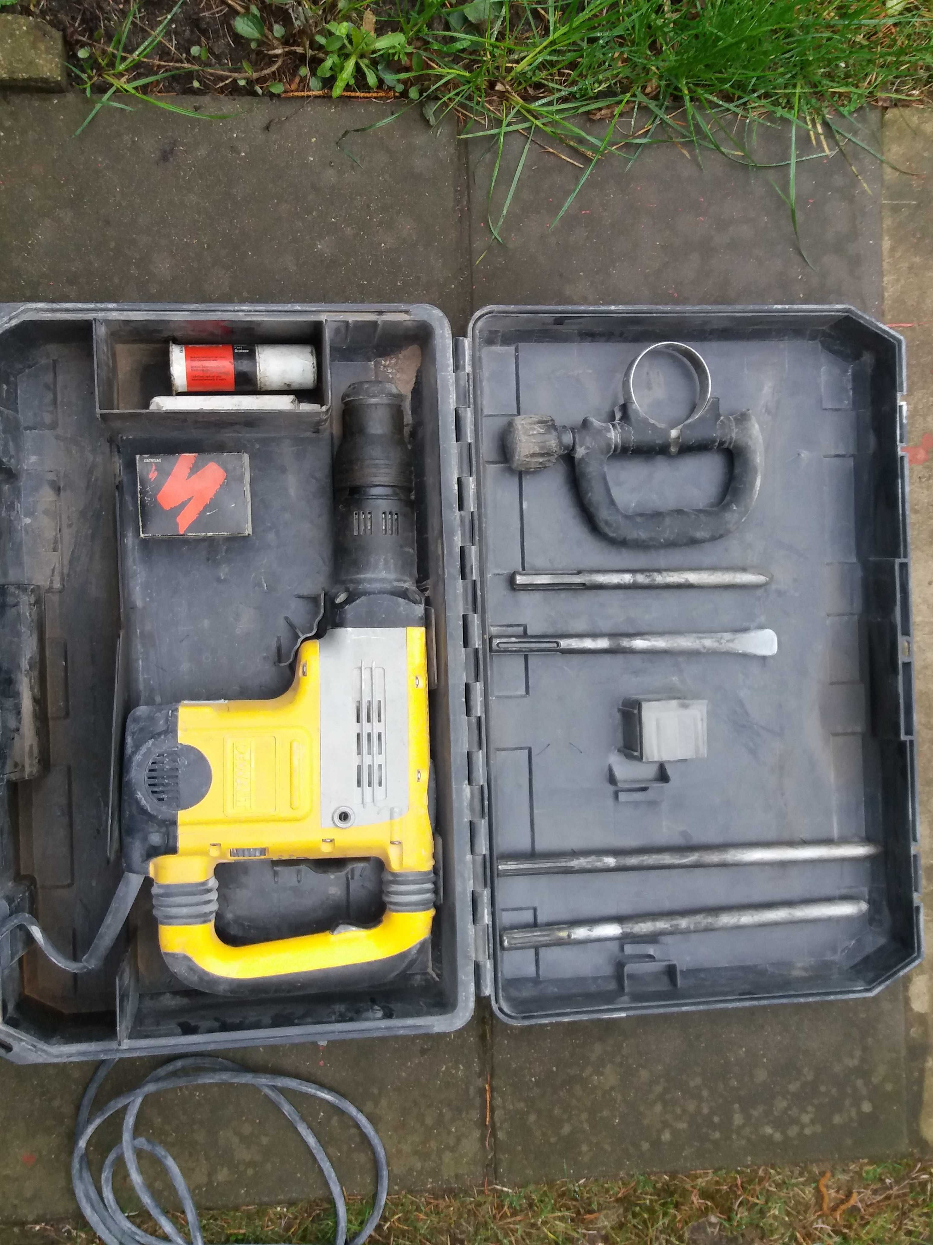 Młot Wyburzeniowy Dewalt d25840-qs